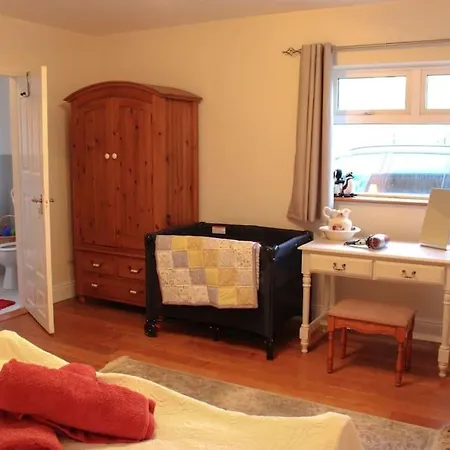 The Marshes - Large Home, Short Drive To Casa vacanze Kells (Kerry)