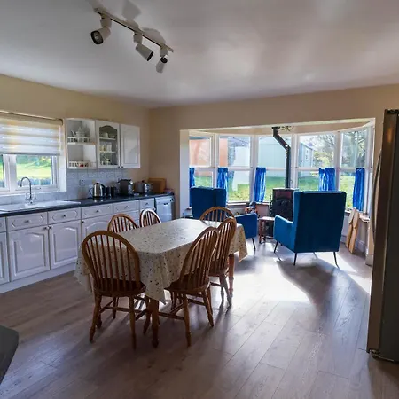 The Marshes - Large Home, Short Drive To *