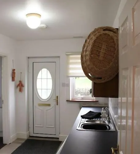 The Marshes - Large Home, Short Drive To *